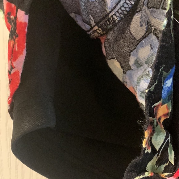 Torrid black floral shorts - Picture 4 of 5